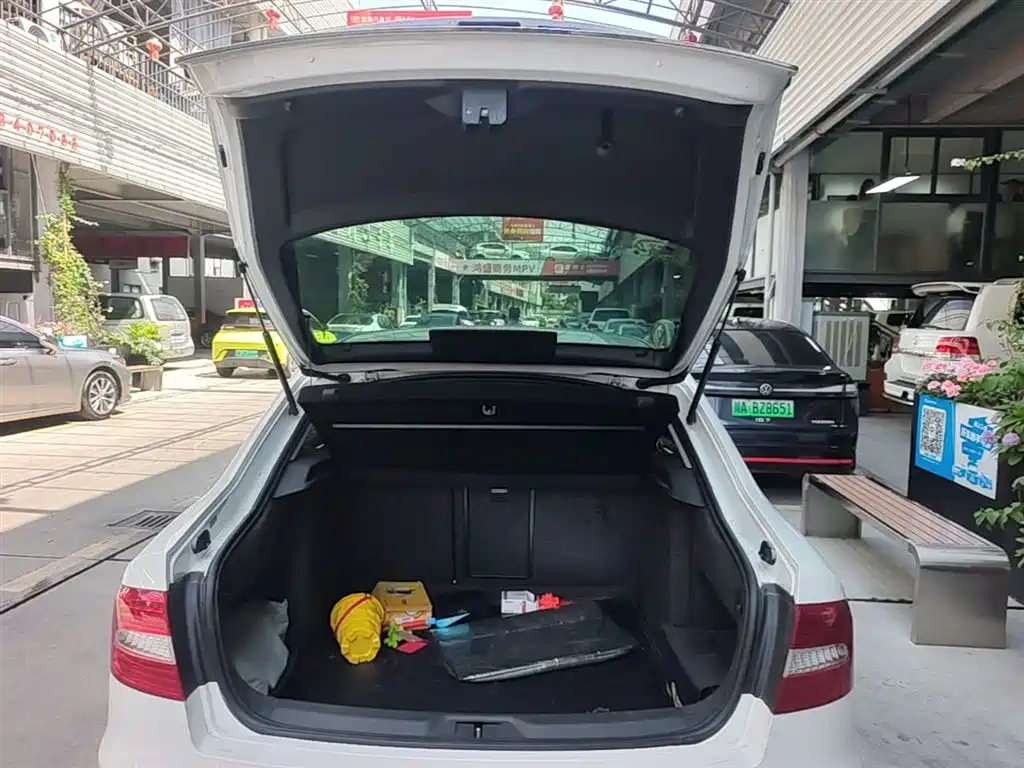 Škoda Superb 2013 1.8TSI Automatic Elegance Edition фото 19