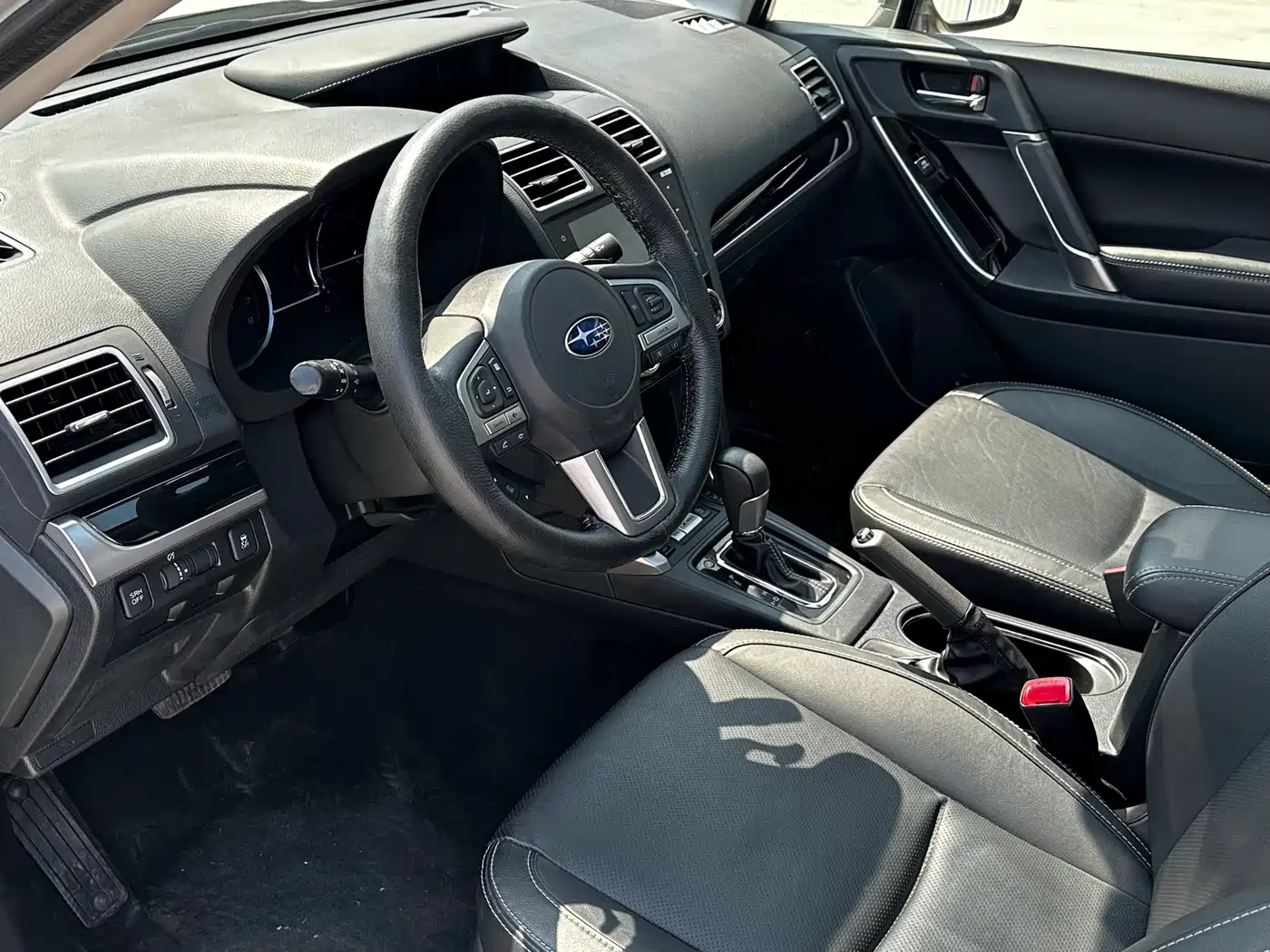 Subaru Forester 2016 2.5i Luxury Navigation Edition фото 9