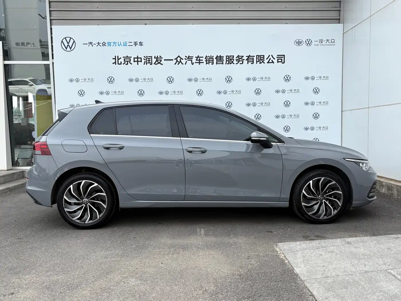 Volkswagen Golf 2023 Facelift 280TSI DSG Pro фото 8