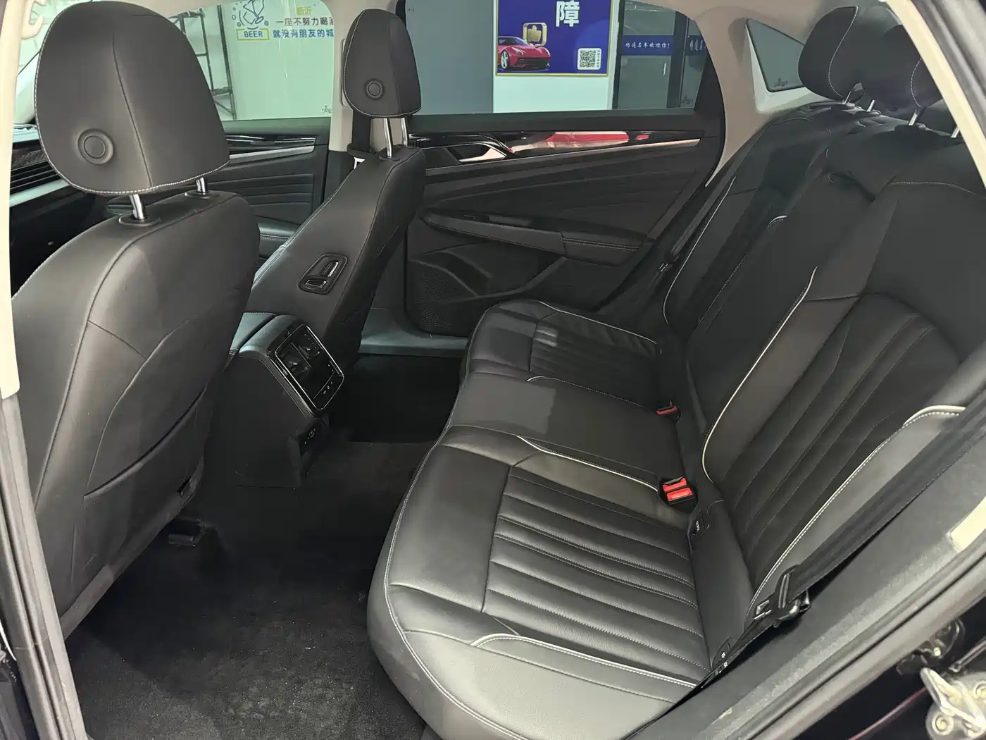 Volkswagen Passat 2023 330TSI Starlight Elite Edition фото 5