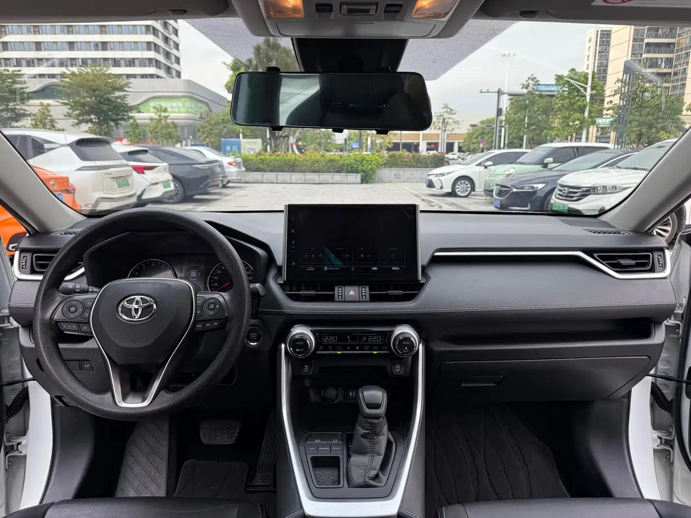 Toyota Wildlander 2021 2.0L CVT 2WD Luxury Edition фото 11
