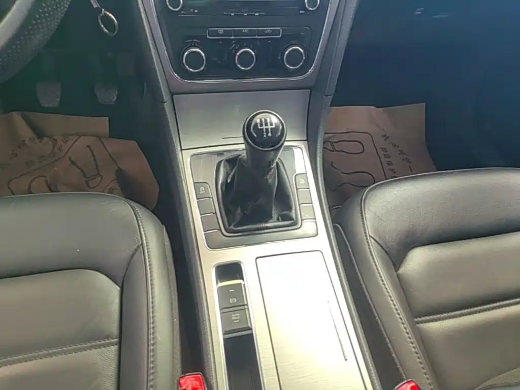 Photo 14 - Volkswagen Passat