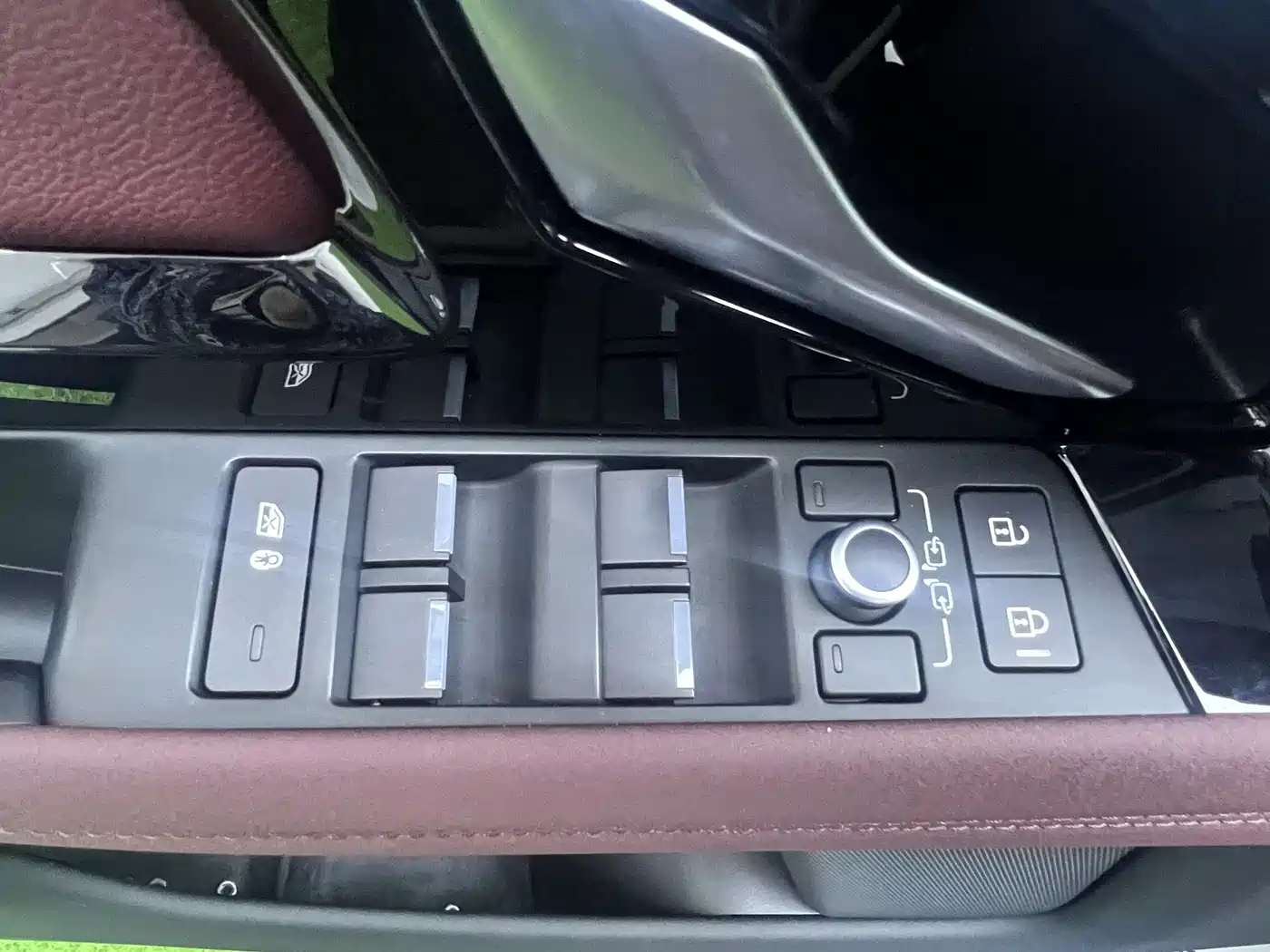 Land Rover Range Rover Evoque 2023 Range Rover Evoque L 249PS Luxury Edition фото 29
