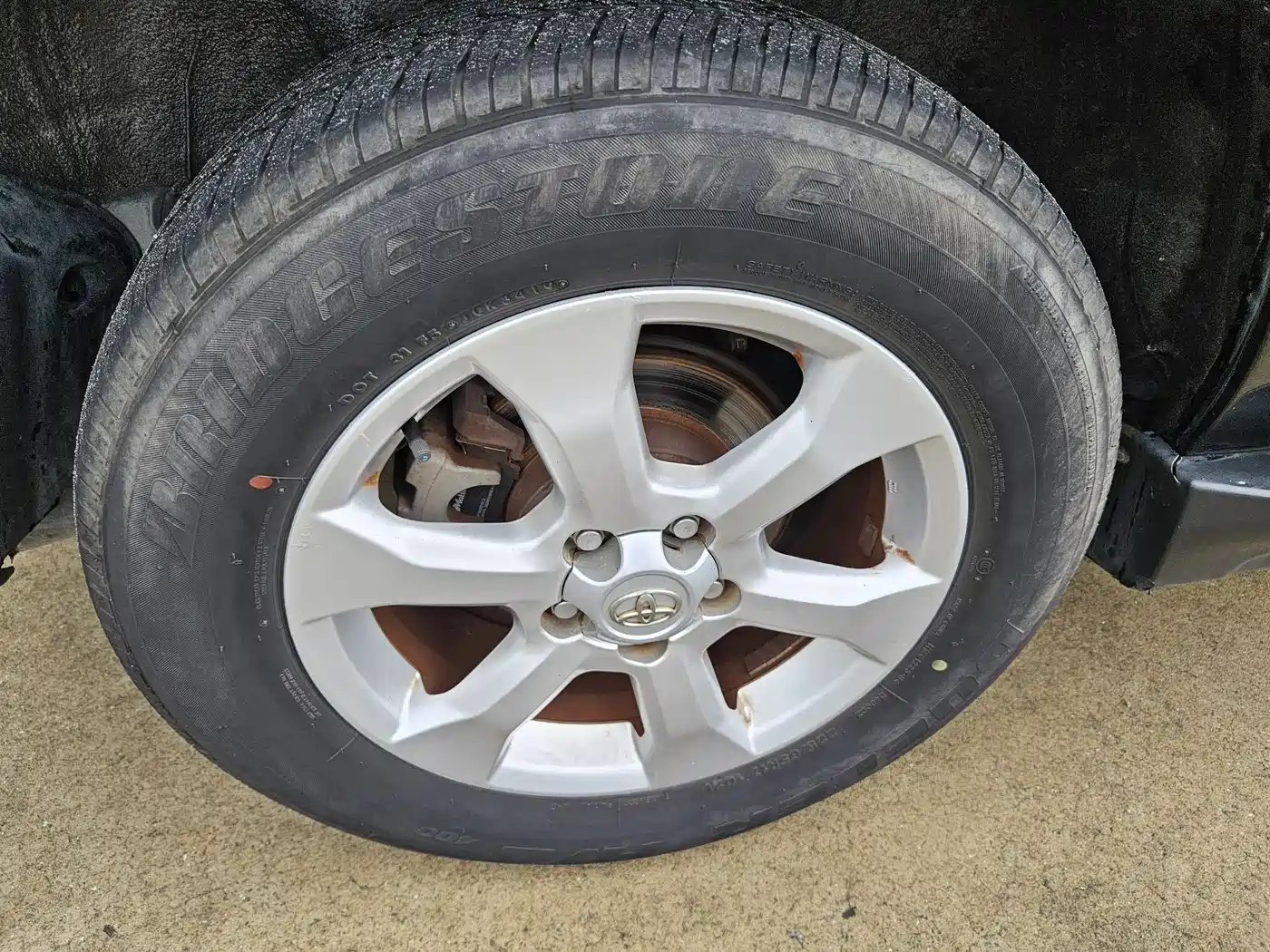 Photo 19 - Toyota RAV4 Rongfang