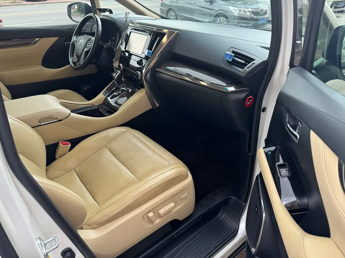 Toyota Alphard 2018 Facelift 3.5L Premium Edition фото 7