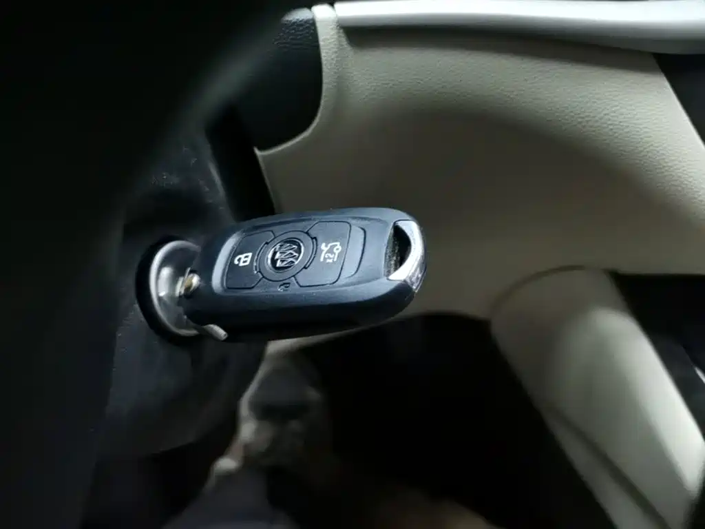 Photo 9 - Buick Verano