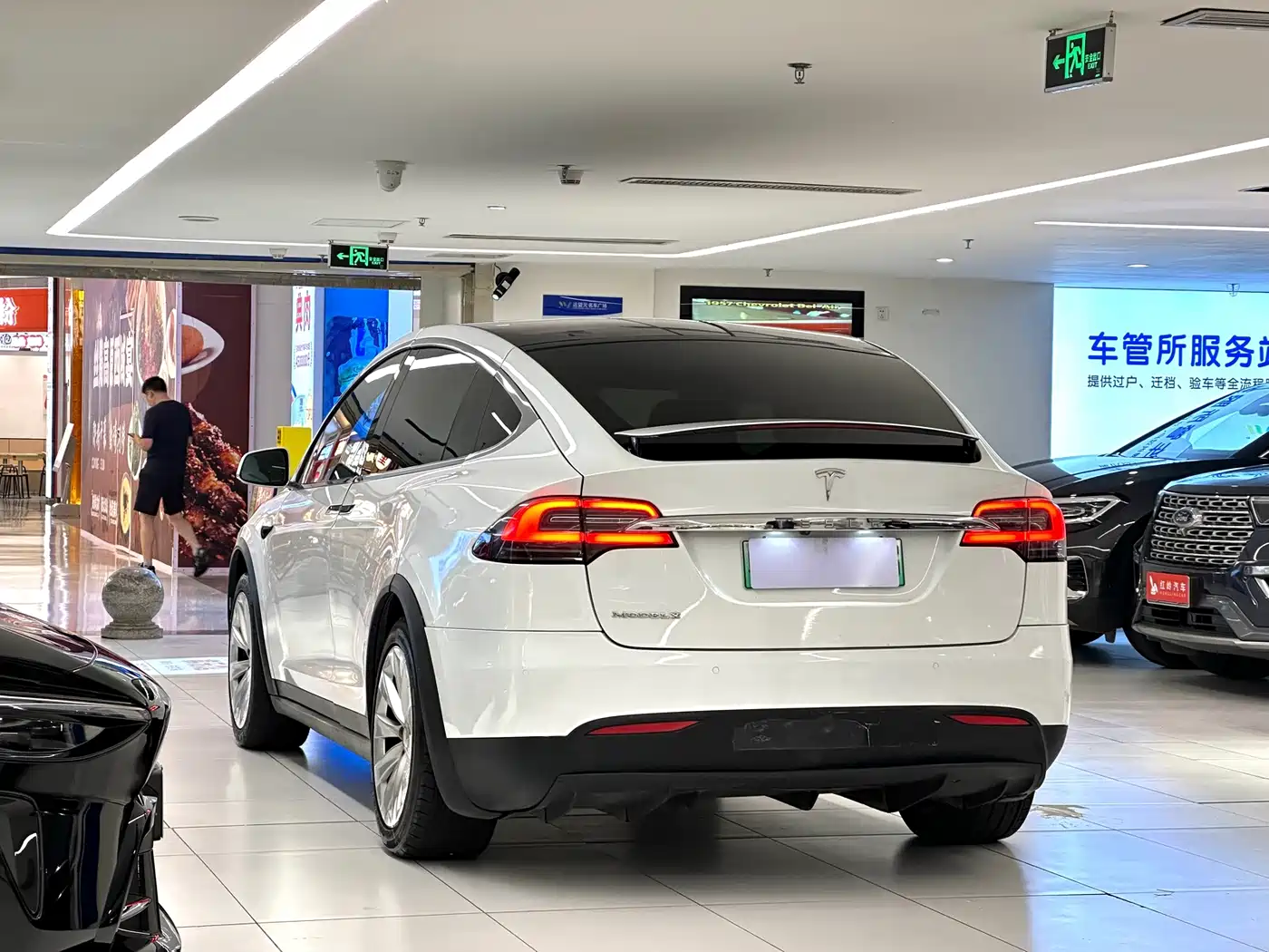 Фото 6 - Tesla Model X