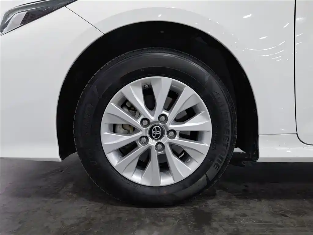 Toyota Corolla 2019 1.2T S-CVT GL Pioneer Edition фото 17