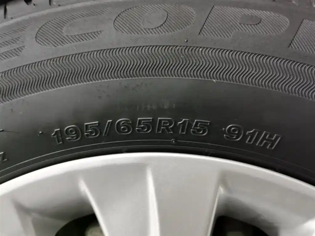 Toyota Corolla 2019 1.2T S-CVT GL Pioneer Edition фото 24