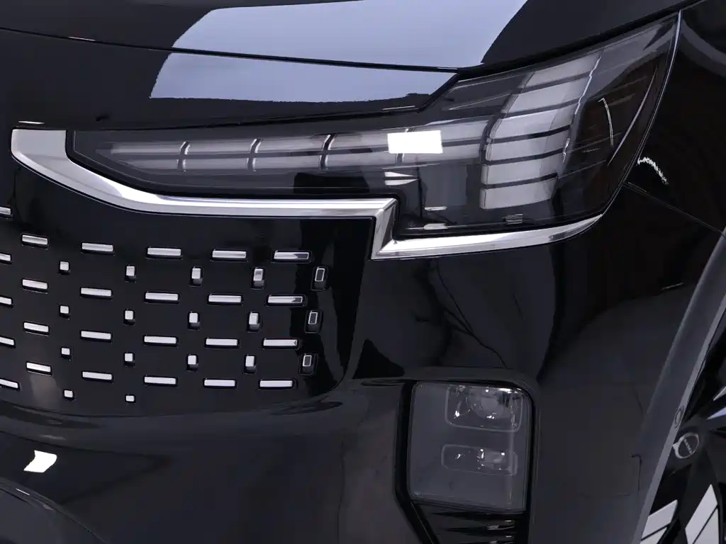 Фото 4 - Volvo EM90