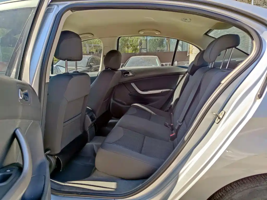 صورة 10 - Peugeot 408