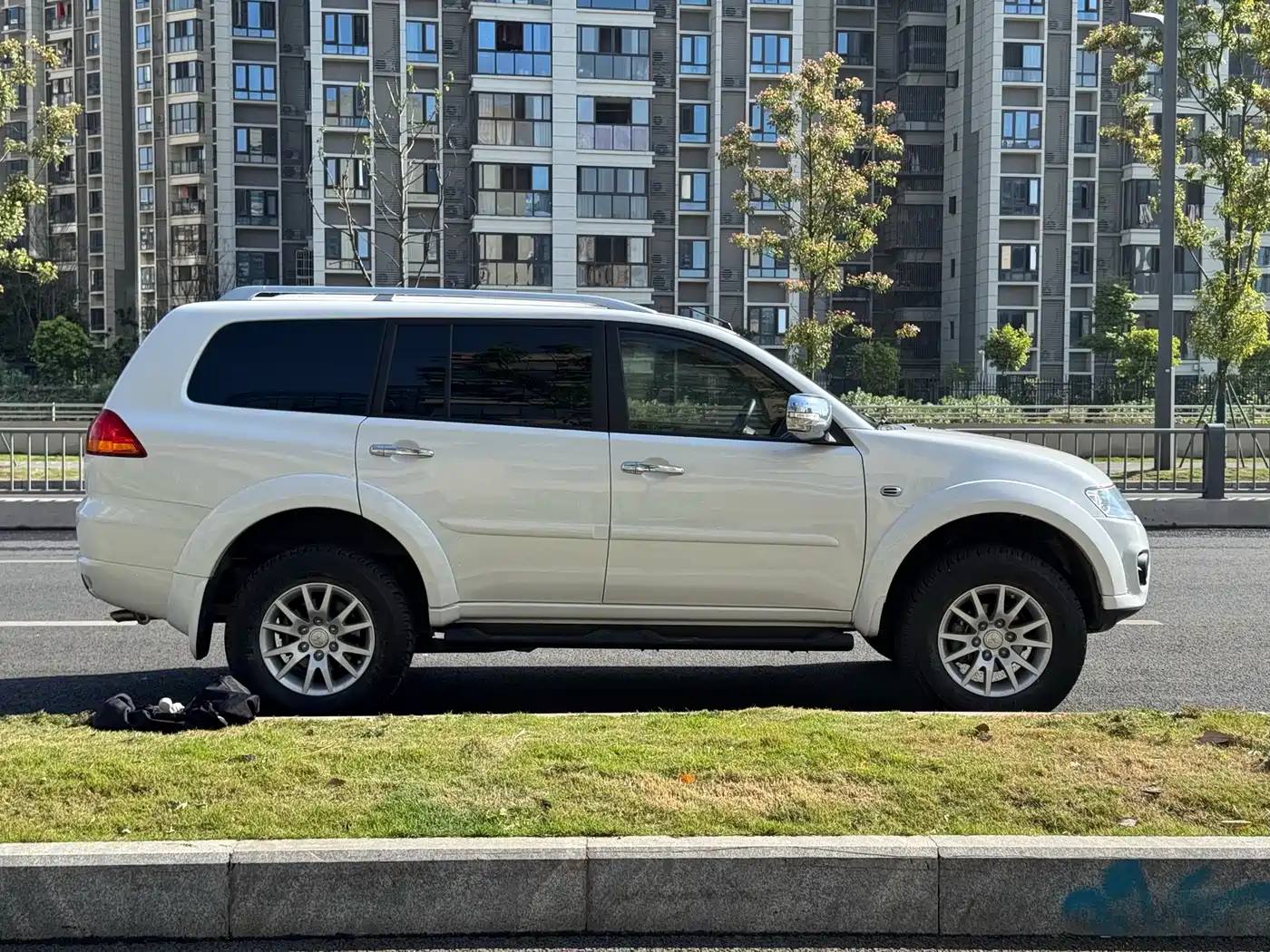 Mitsubishi Pajero Sport 2013 3.0L Automatic 4WD Flagship фото 13