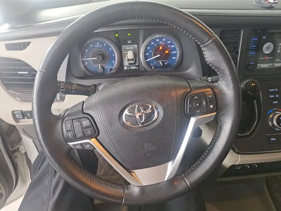 Toyota Sienna 2005 Model 3.3 XLE фото 15