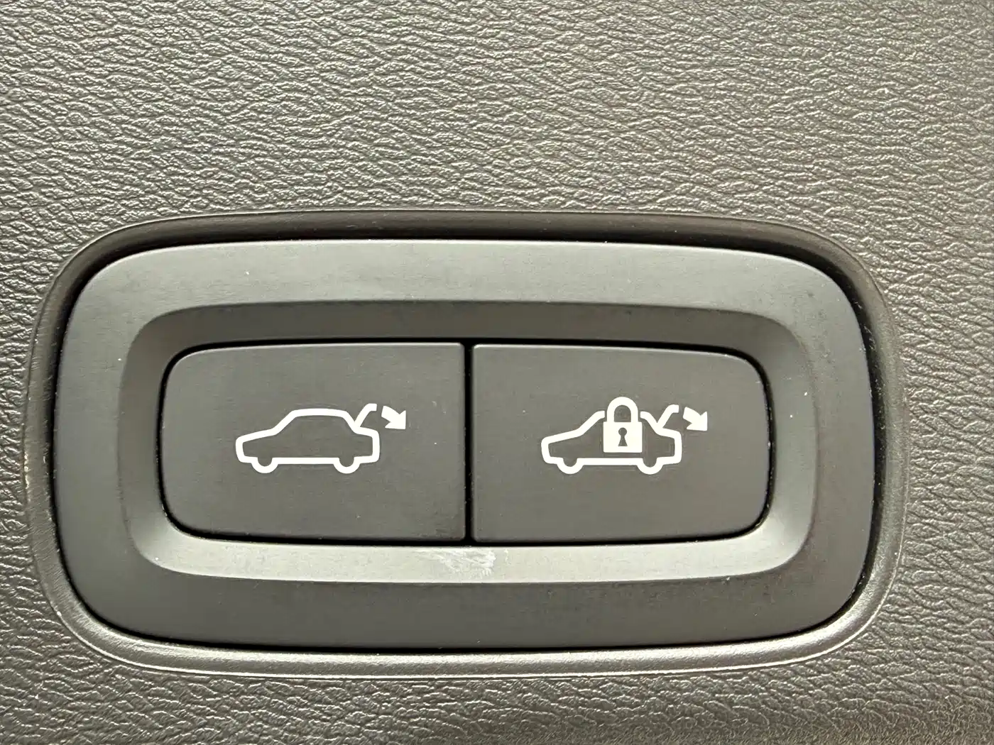 VOLVO XC60 PLUG-IN HYBRID