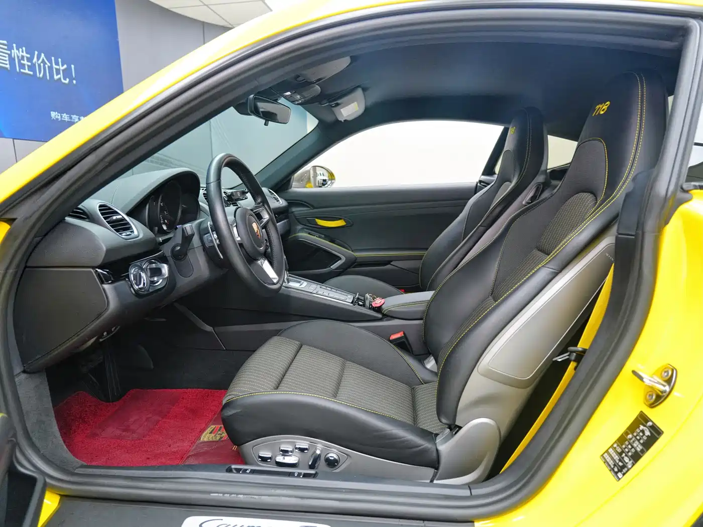 Porsche 718 2019 Cayman T 2.0T фото 8