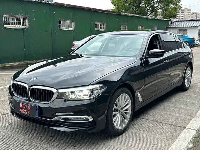 BMW 5 SERIES