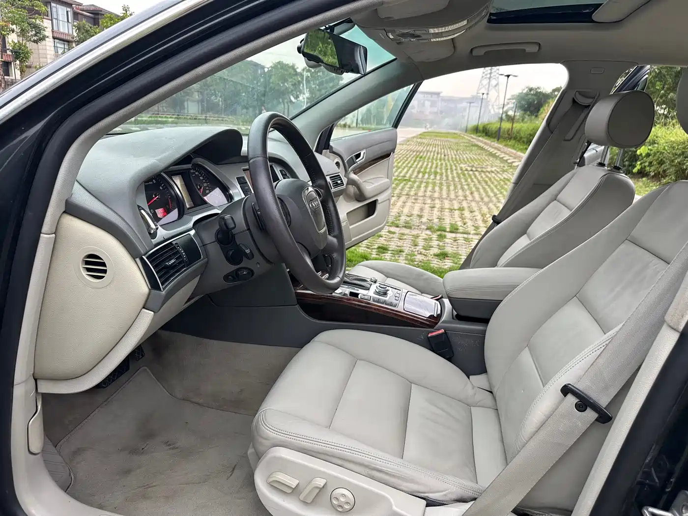 Audi A6L 2010 2.4L Comfort фото 9