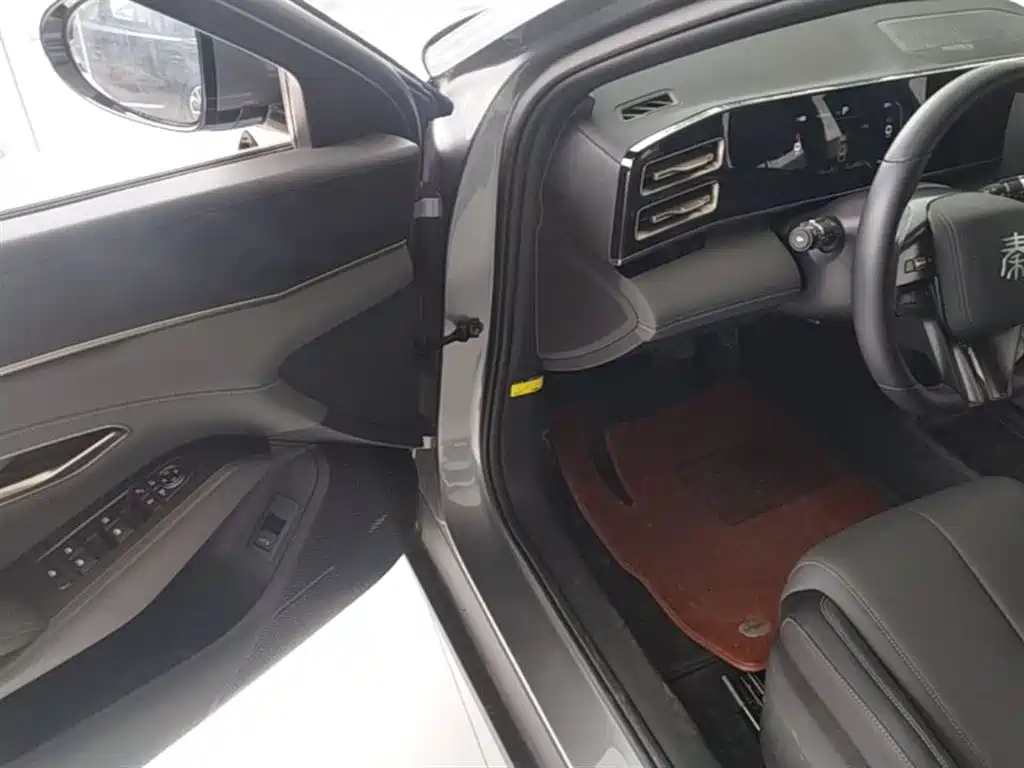 BYD Qin L 2024 DM-i 80KM Leading Edition фото 16