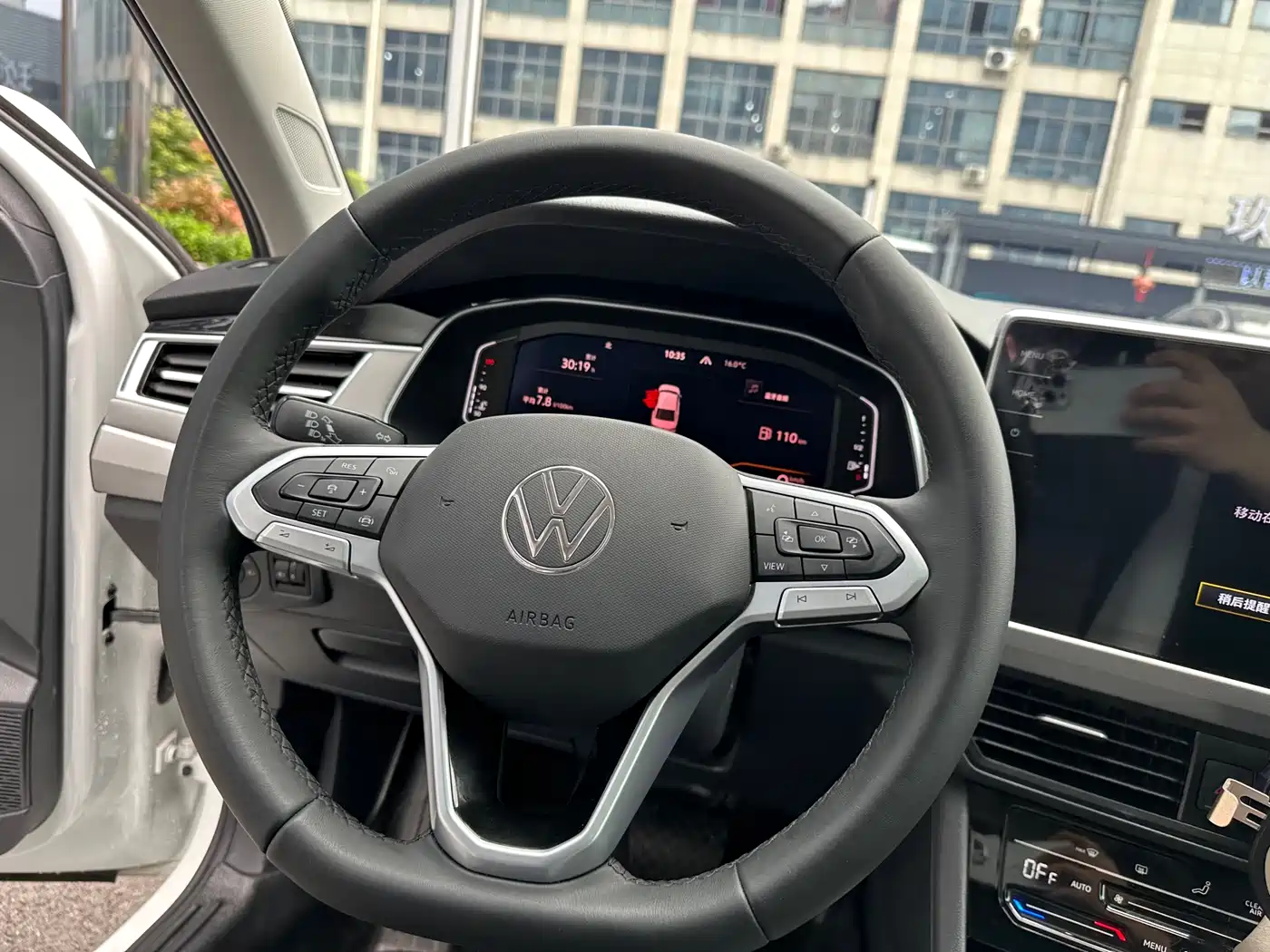 VOLKSWAGEN BORA