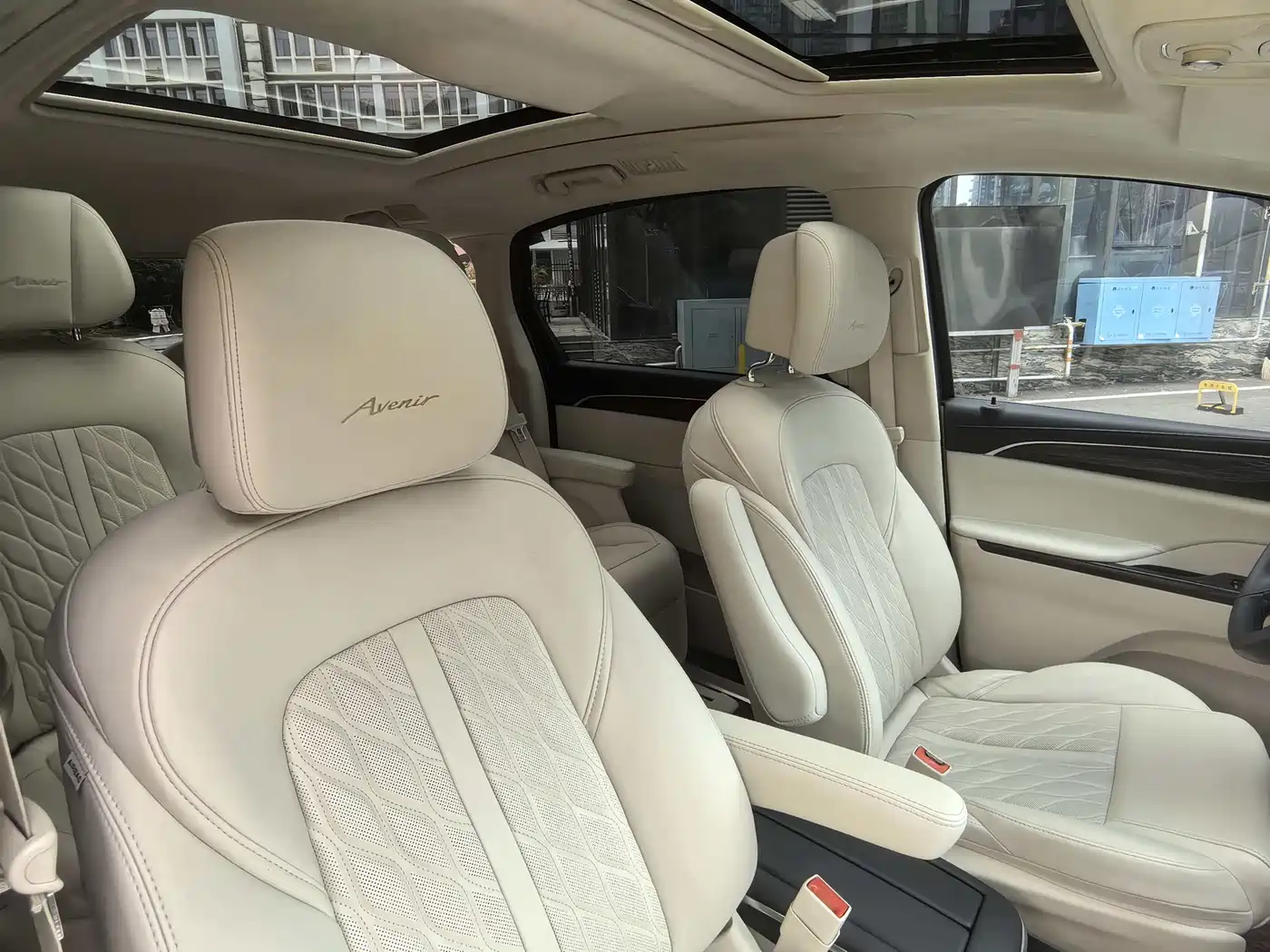 Buick GL8 2020 Avenir Six-Seat Elegance Edition фото 19
