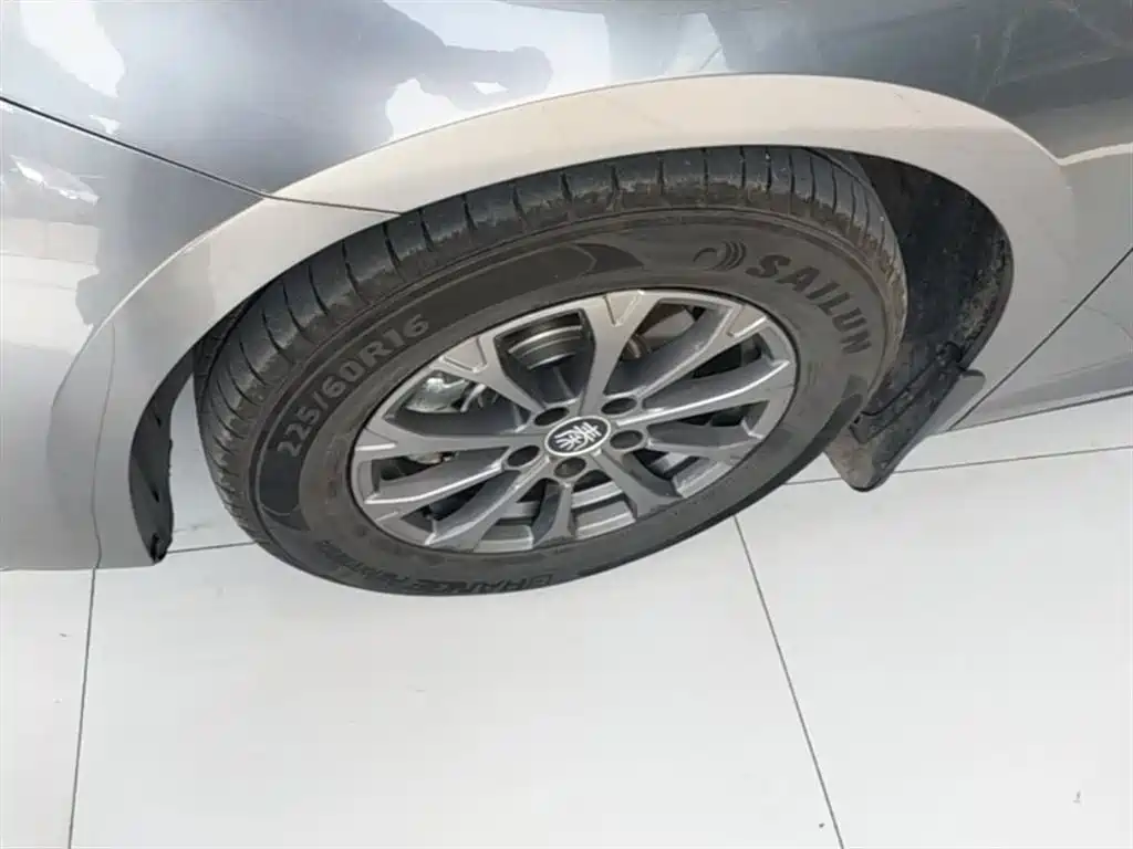 BYD Qin L 2024 DM-i 80KM Leading Edition фото 23