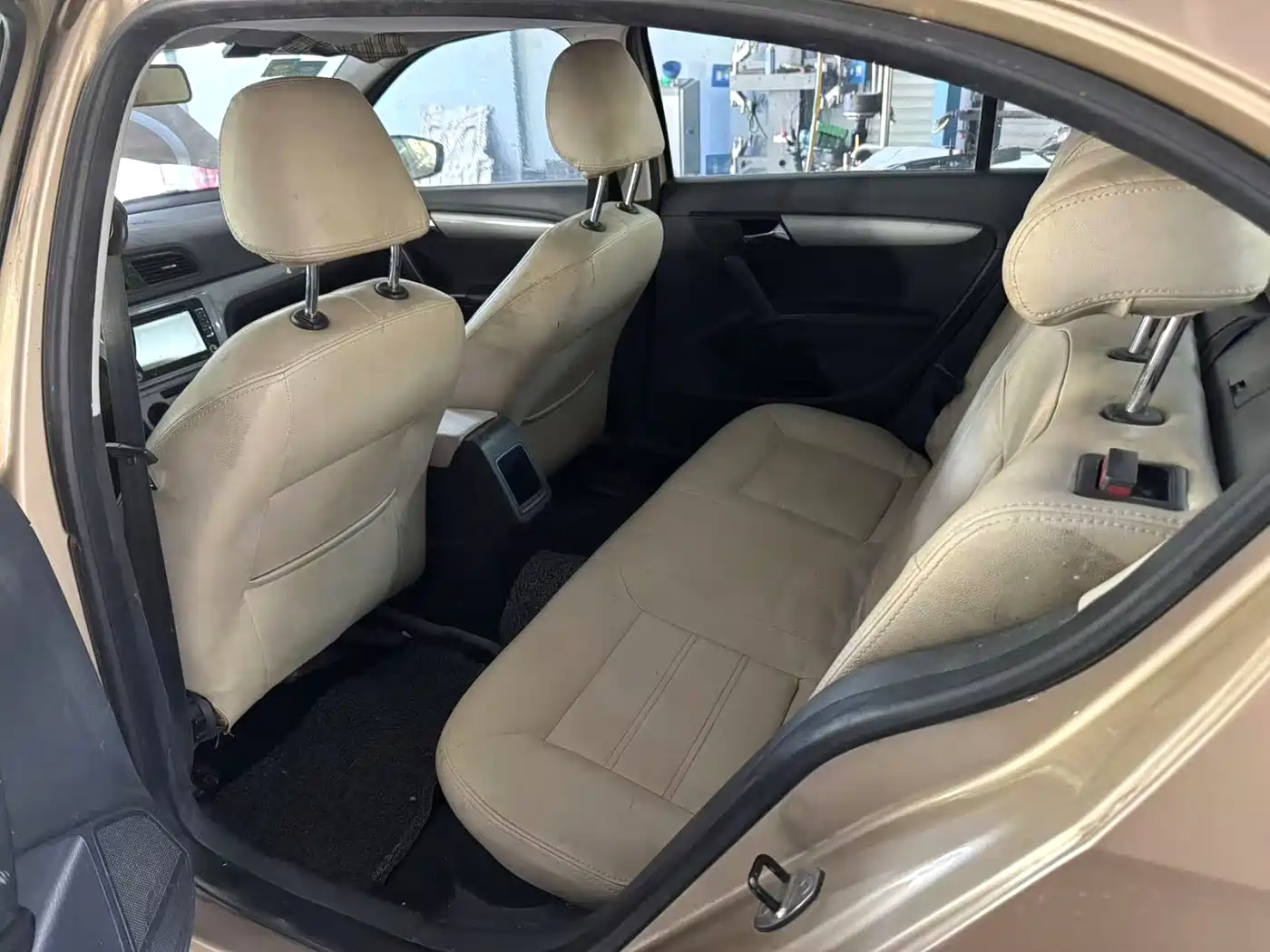Volkswagen Lavida 2013 1.6L Automatic Trend Edition фото 2
