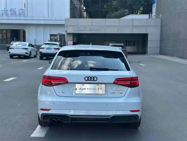 Audi A3 2018 30th Anniversary Sportback 35 TFSI Fashion — фото 5