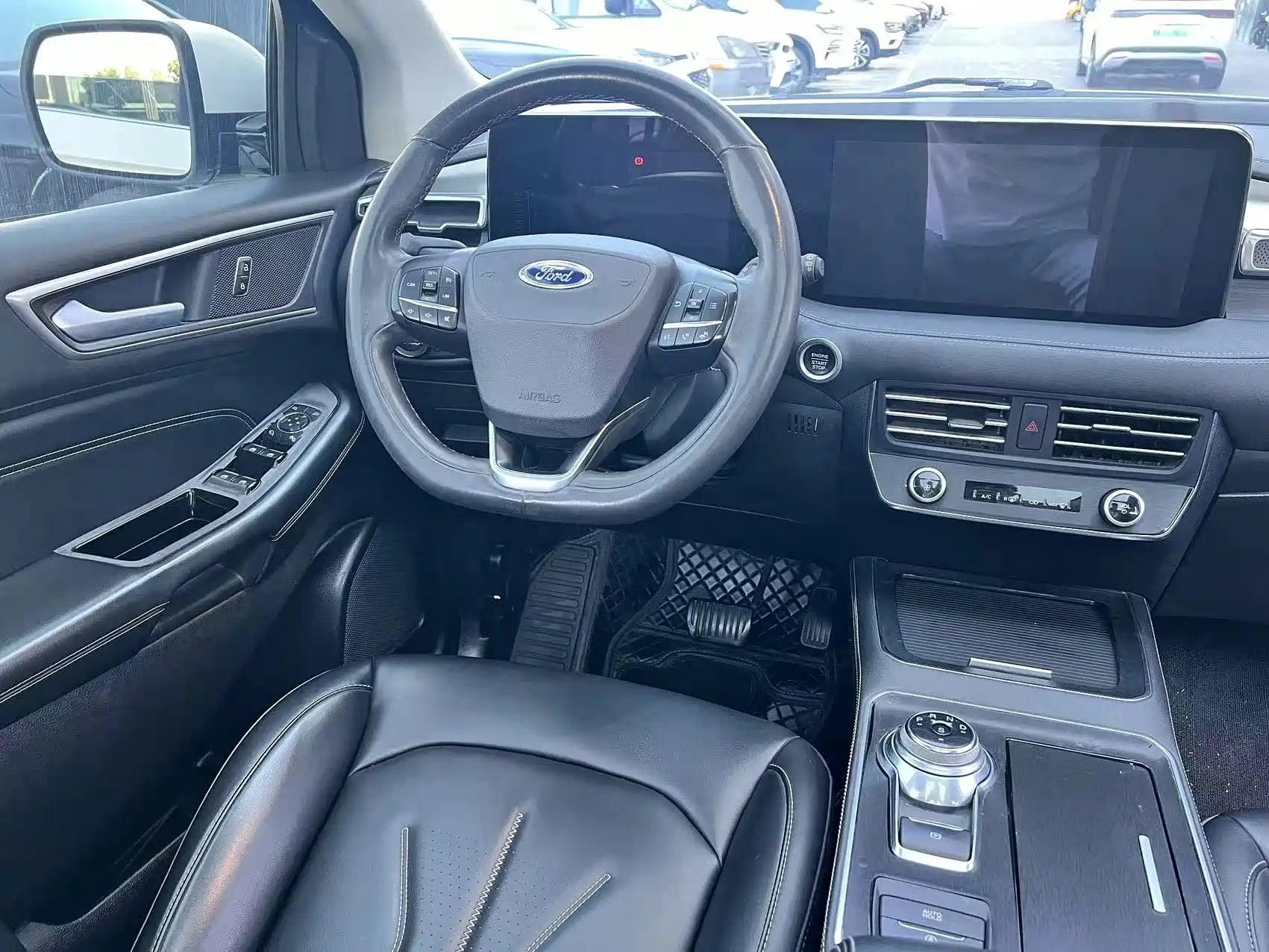 Фото 10 - Ford Edge