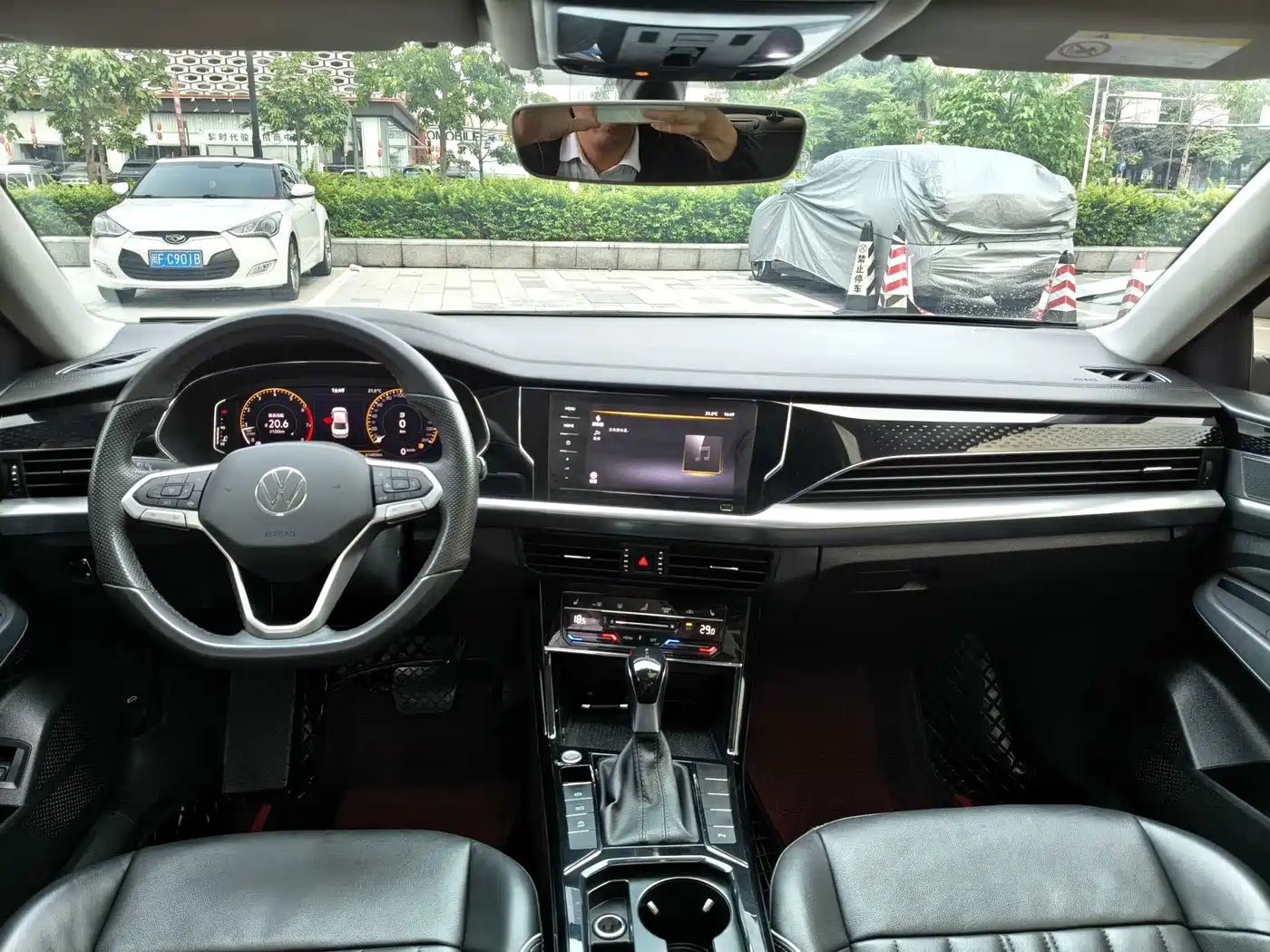 Volkswagen Passat 2022 330TSI Starlight Elite Edition фото 8