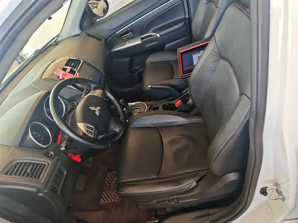 Mitsubishi ASX 2016 2.0L CVT 2WD Navigation Edition фото 15
