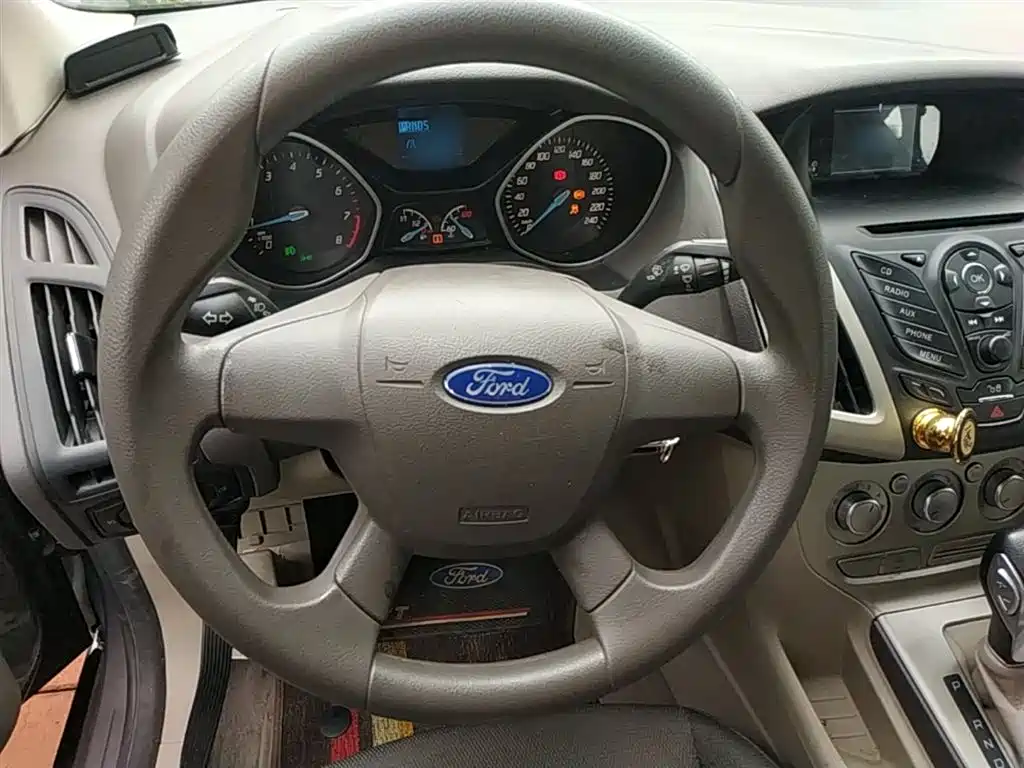 Фото 11 - Ford Focus