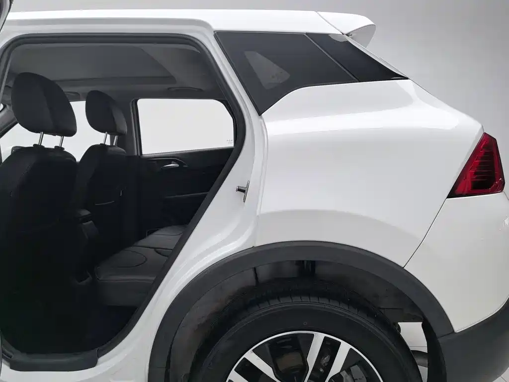 Photo 15 - Zhonghua V3