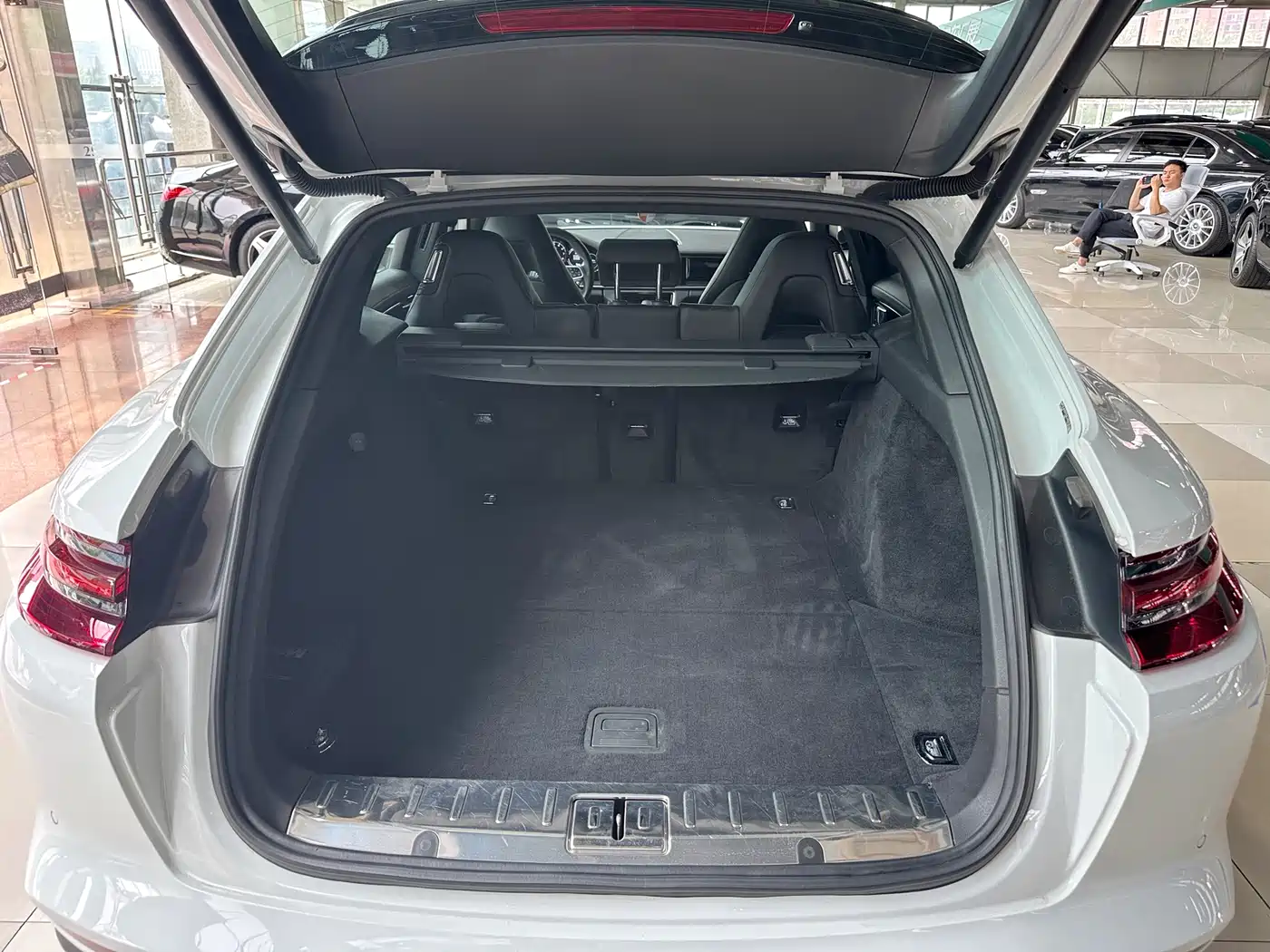 Porsche Panamera 2017 Panamera 4 Sport Turismo 3.0T фото 20