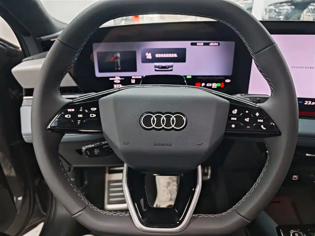 Фото 7 - Audi A6L e-tron