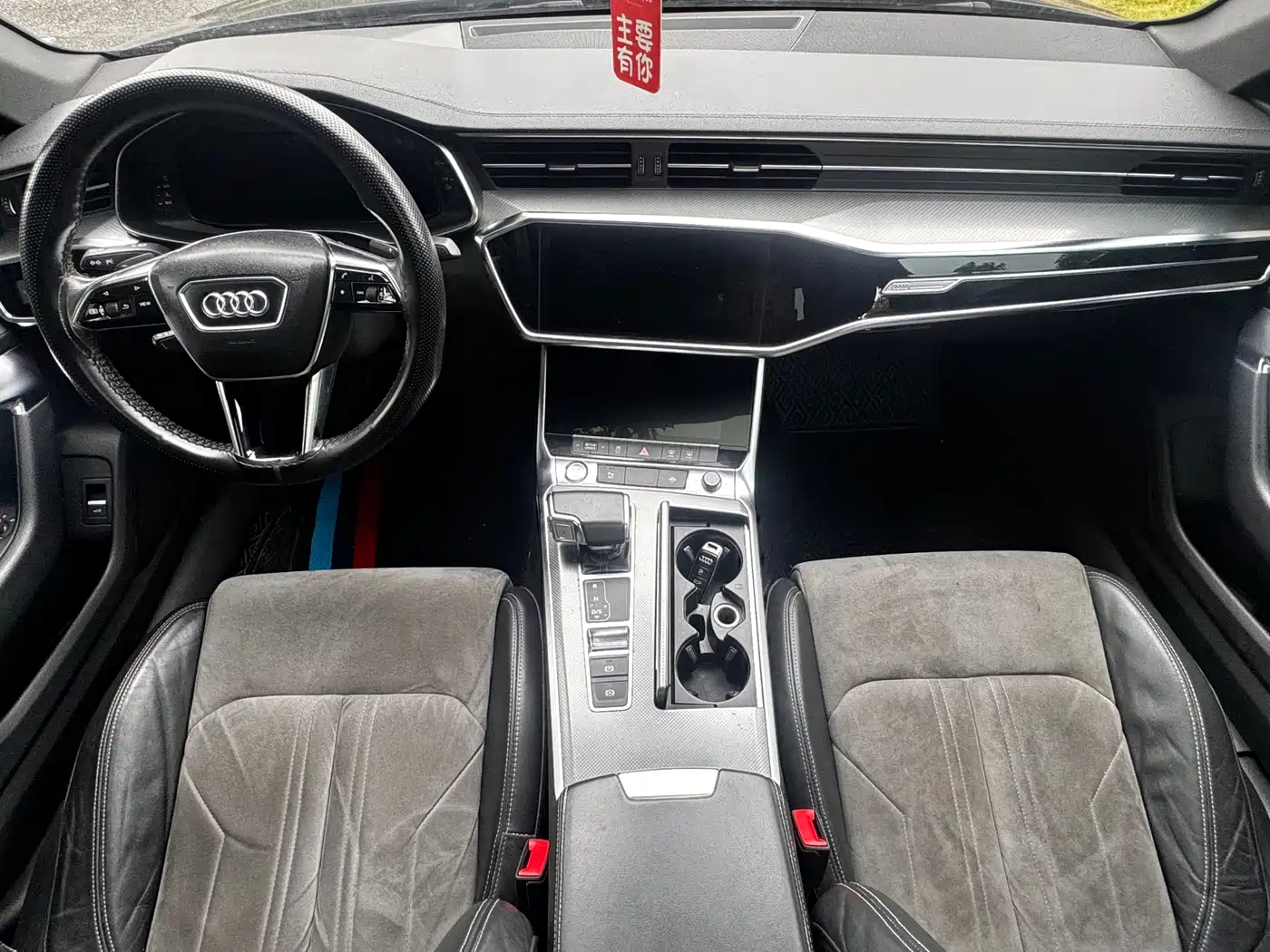 Фото 11 - Audi A6L