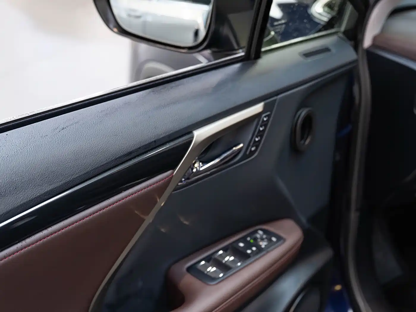 Lexus RX 2020 450hL 4WD Elegance Edition 7-Seater China VI фото 20