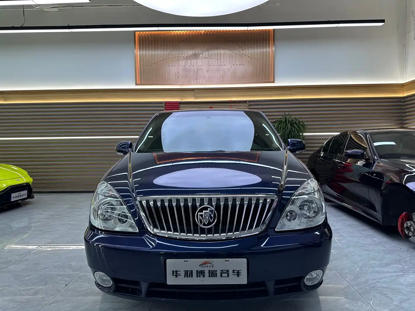 Buick GL8 2011 2.4L LT Executive Edition фото 2