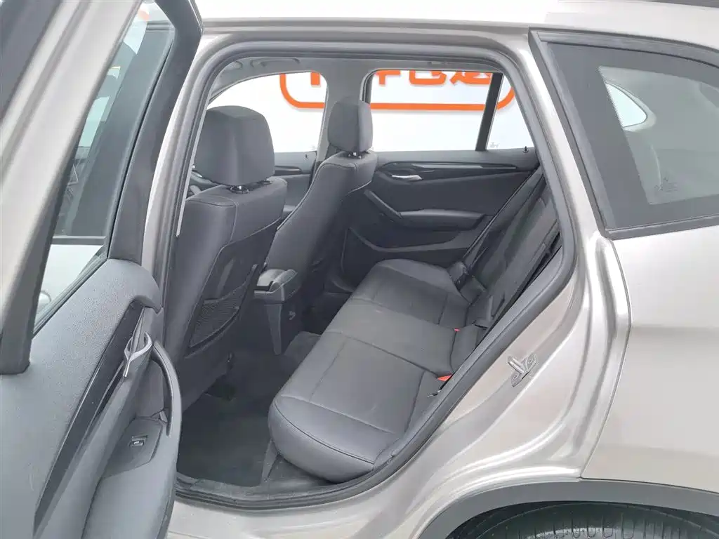 BMW X1 2015 Model sDrive18i Leading Advanced Edition фото 15