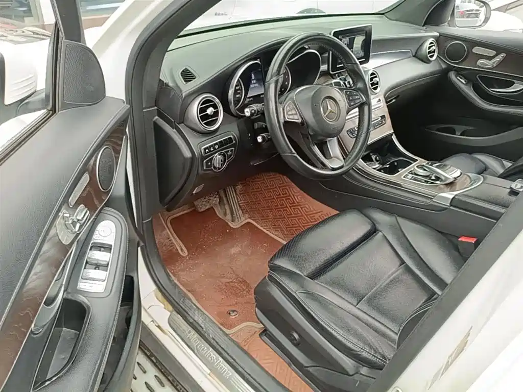 Mercedes-Benz GLC 2016 GLC 300 4MATIC Dynamic фото 23