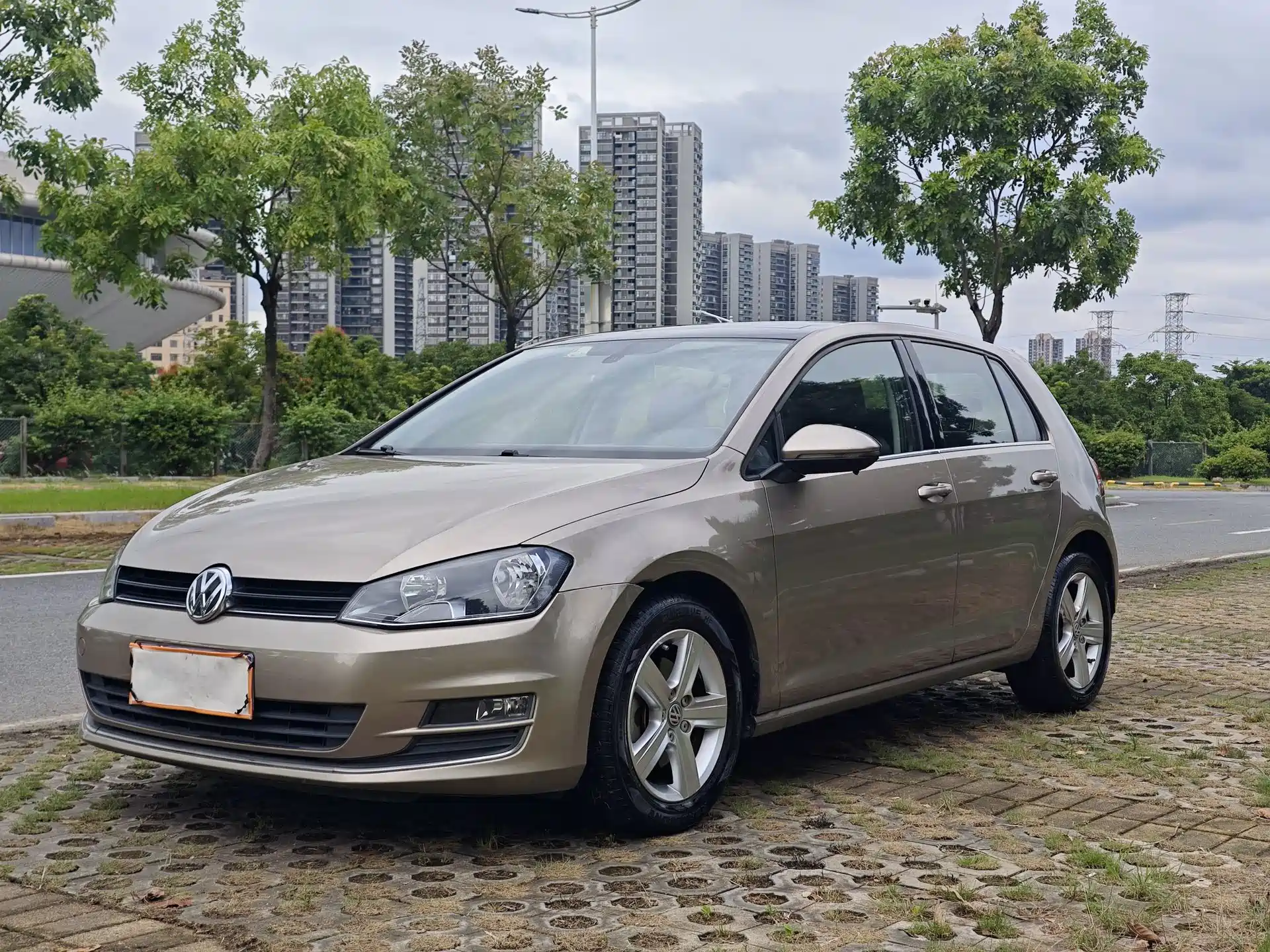 Фото 1 - Volkswagen Golf