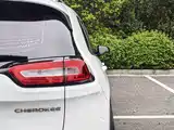 Фото 9 - Jeep Cherokee