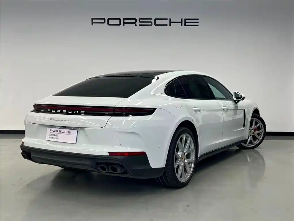 صورة 28 - Porsche Panamera