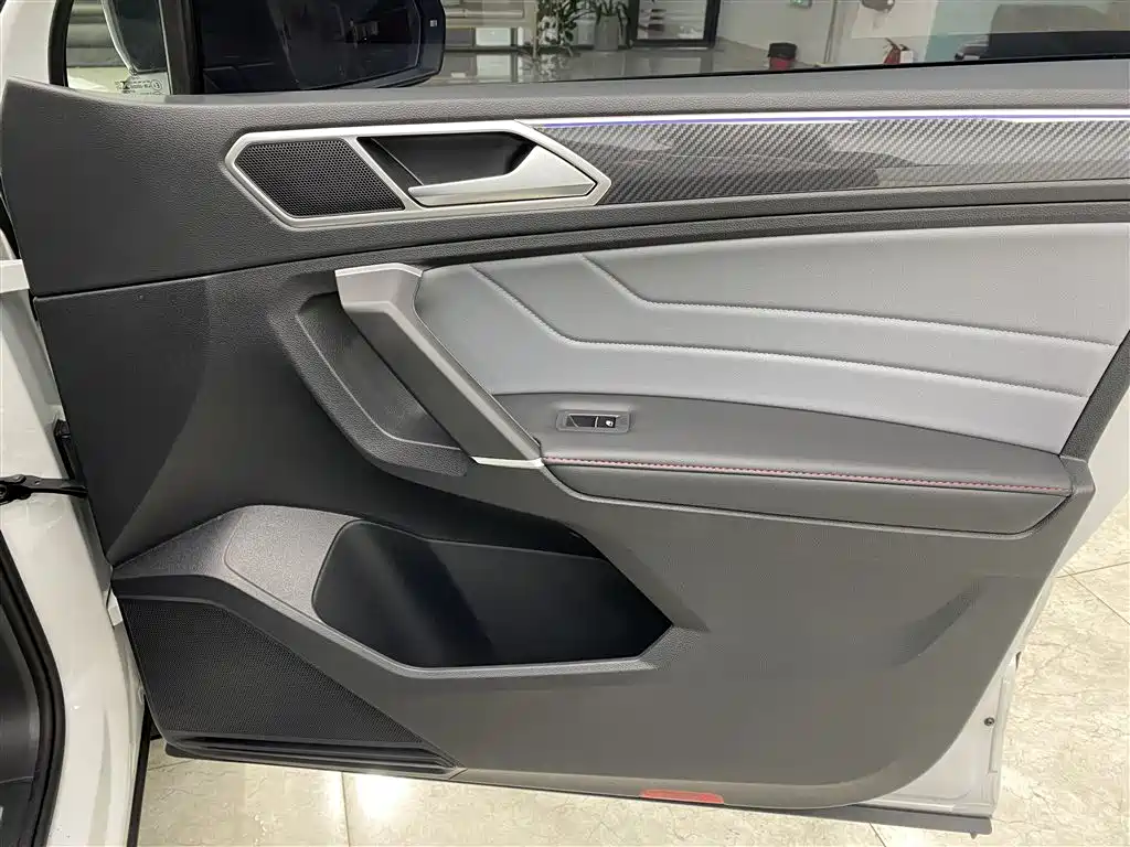Volkswagen Tiguan X 2023 Facelift 330TSI FWD Prestige Flagship фото 10