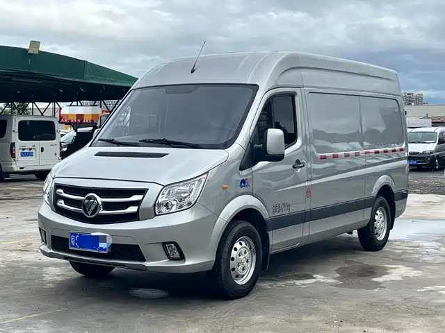 Foton Toano 吉象多功能 2.0T自动 长轴中顶 后单胎3座