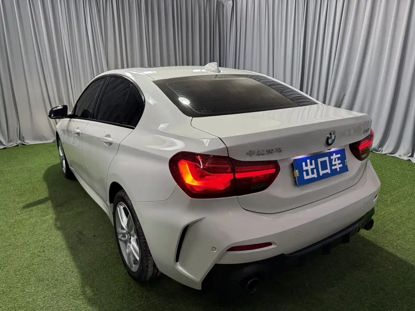 BMW BMW 1 Series 2023 120i M Sport Shadow Edition 5