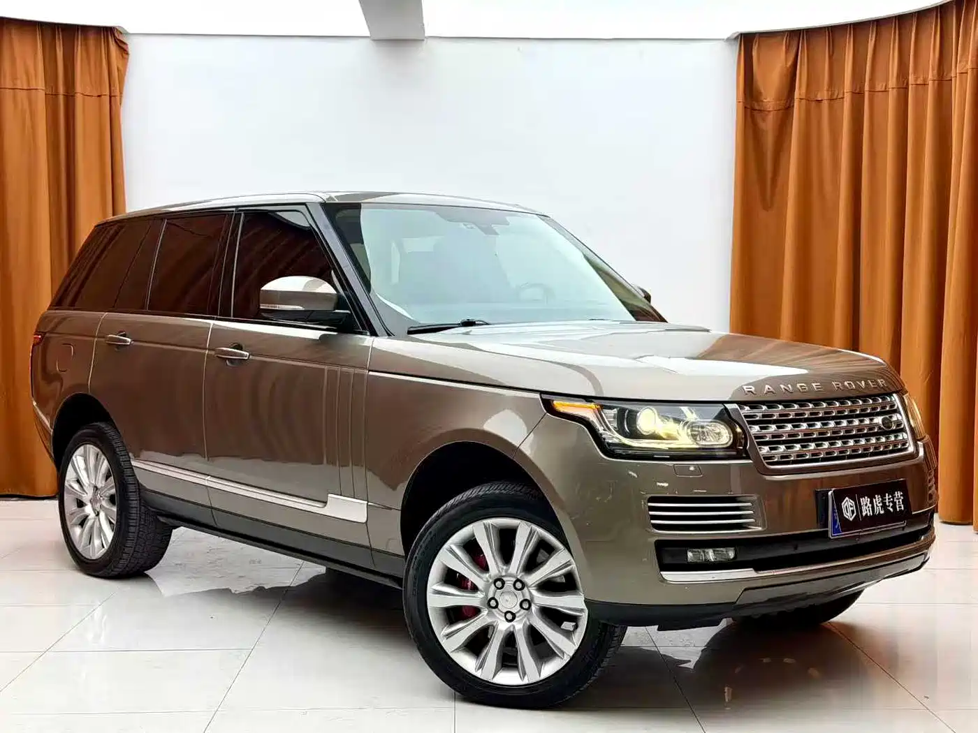 Land Rover Range Rover 2015 3.0 TDV6 Vogue фото 3