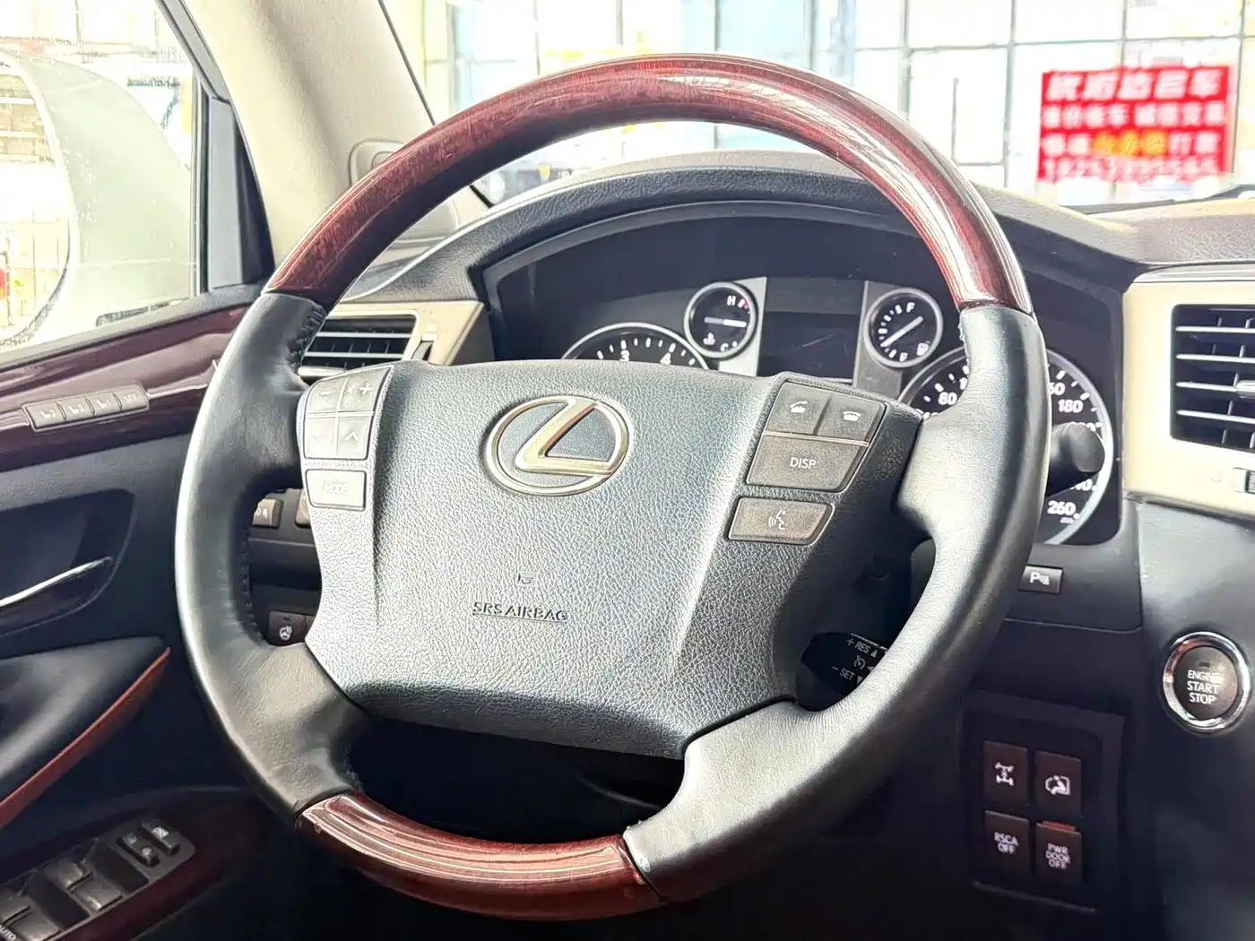 Lexus LX 2013 570 фото 12