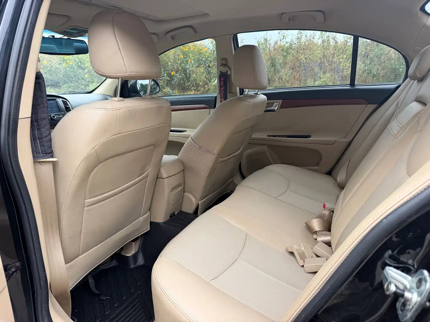 Roewe 350 2013 2013 350C 1.5L Automatic Joy Edition