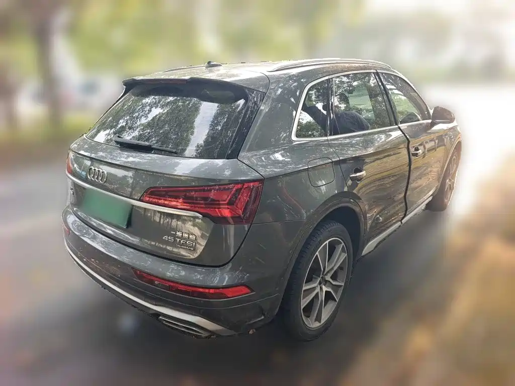 Фото 6 - Audi Q5L