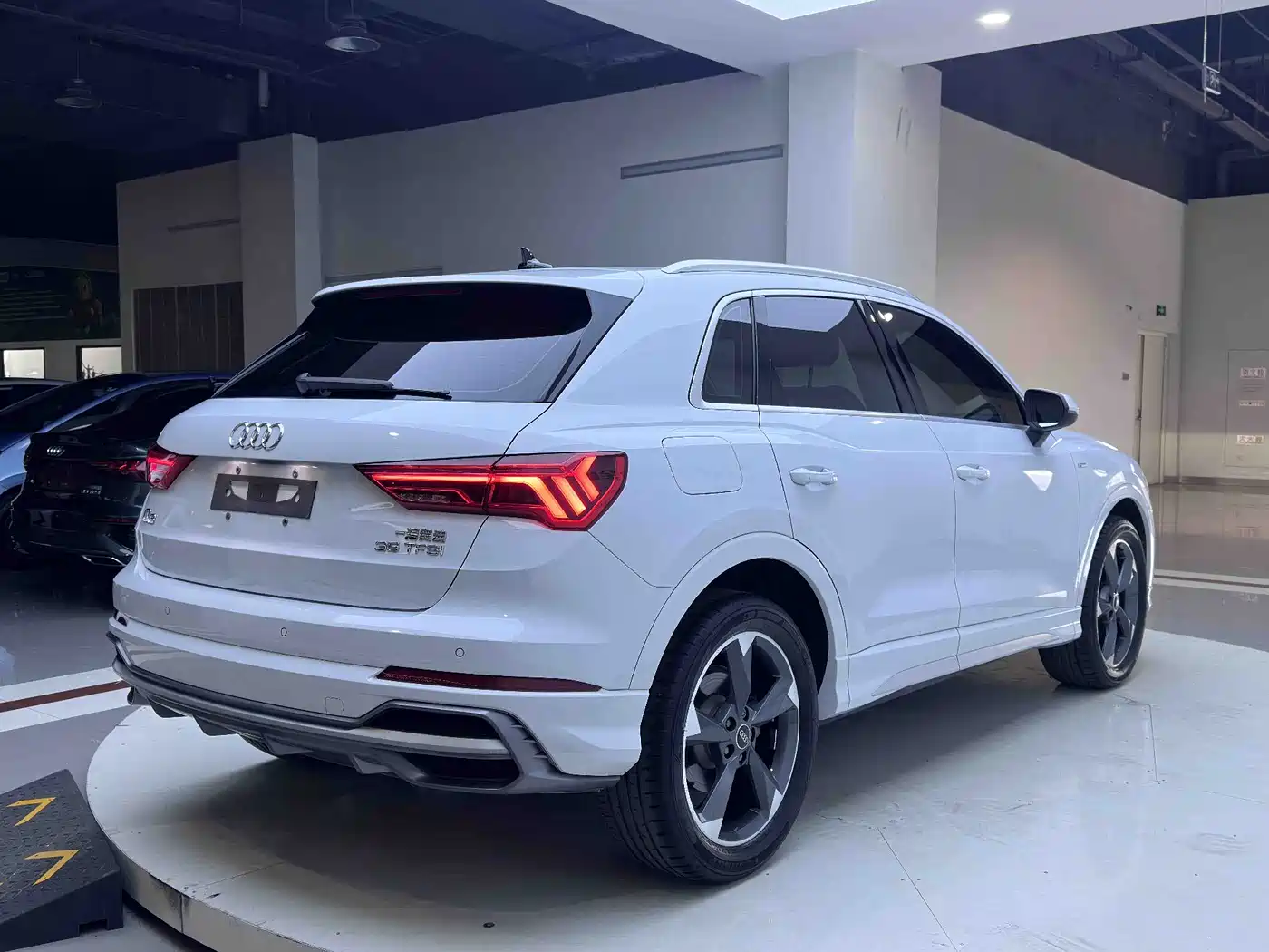Audi Q3 2021 35 TFSI Progressive Sport фото 5